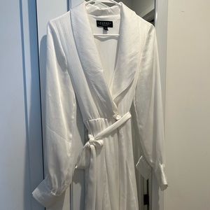 White long sleeve dresses for women.
